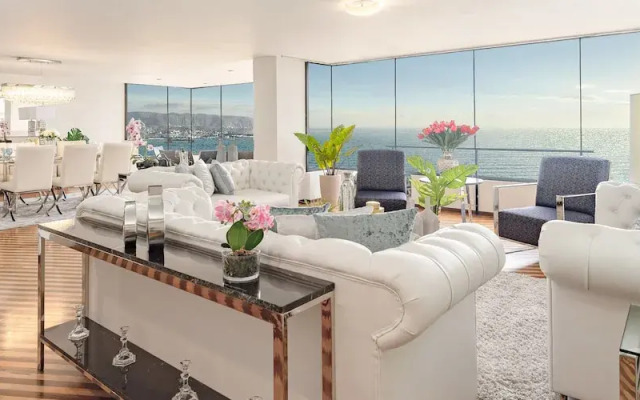 OceanFront Larcomar Apartments