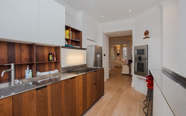 Exquisite Cadogan Square Knightsbridge Apartment
