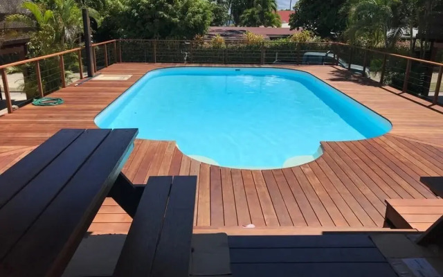 Bora Bora Holiday's Lodge and Villa