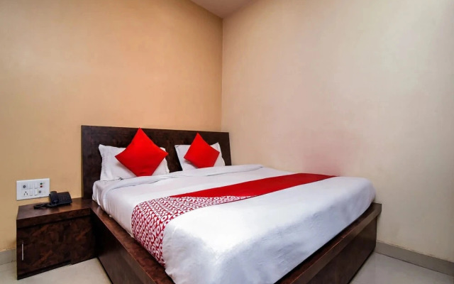 Hotel Heaven by OYO Rooms