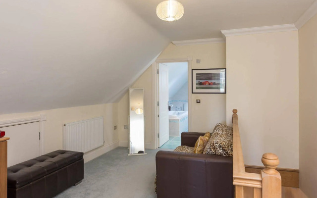 Quay Holidays - Canford Cliffs
