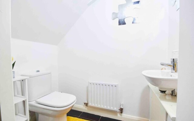 Dellehomes Remarkable 4-bed House in Manchester