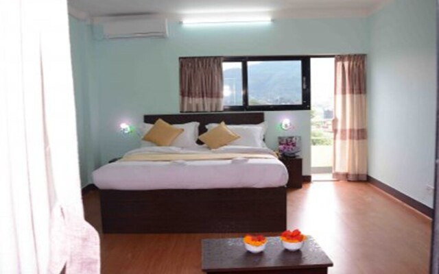 Hotel Golden Three