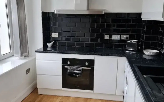 Stunning 3-bed Apartment in Heart of Cardiff Bay