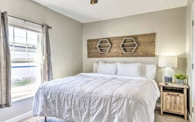 Urban Chic Townhome Near Downtown