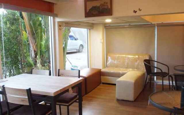 Moon Fox CaféInn Art & Gallery