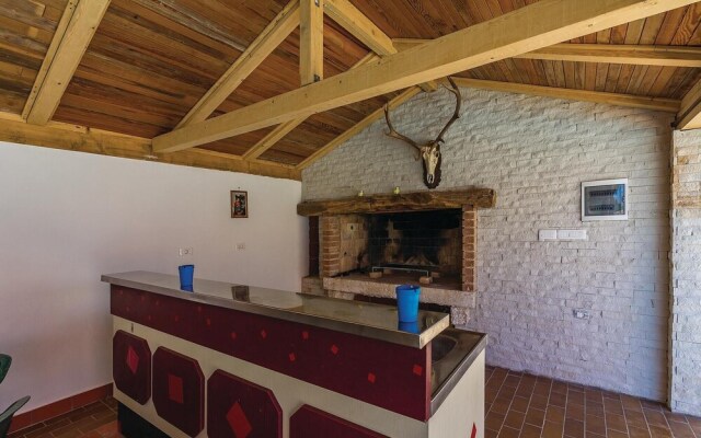 Beautiful Home in Pula With Wifi and 7 Bedrooms