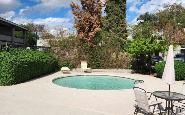 Travelodge by Wyndham Phoenix North