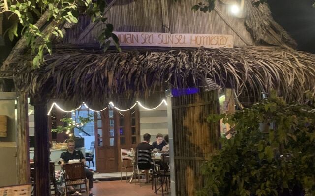 Hoi An Sea Sunset Villa & Bar