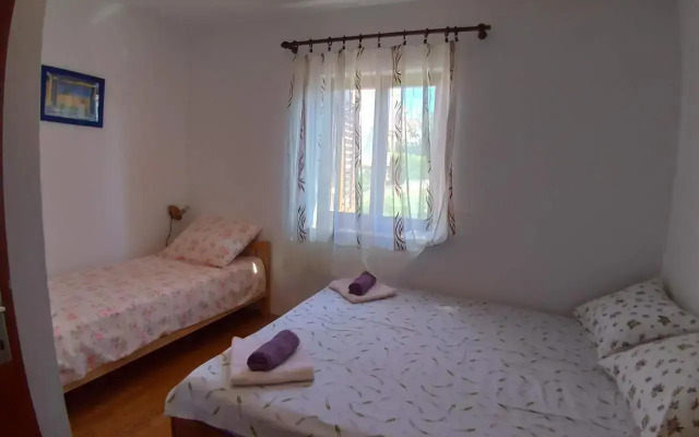 Apartment Njivice 15904b