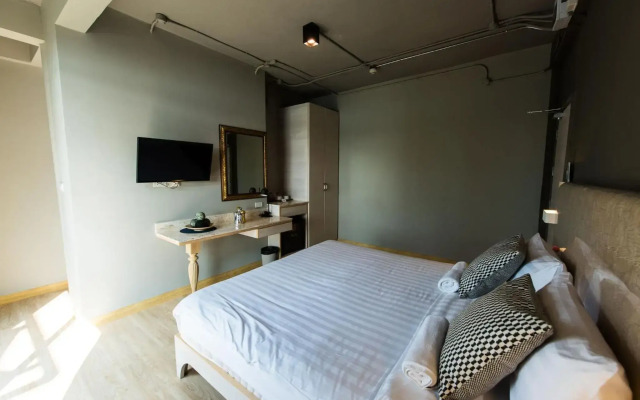 V VAREE Bangkok