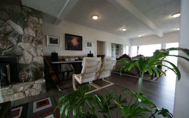 Shangri-La Oceanfront B&B