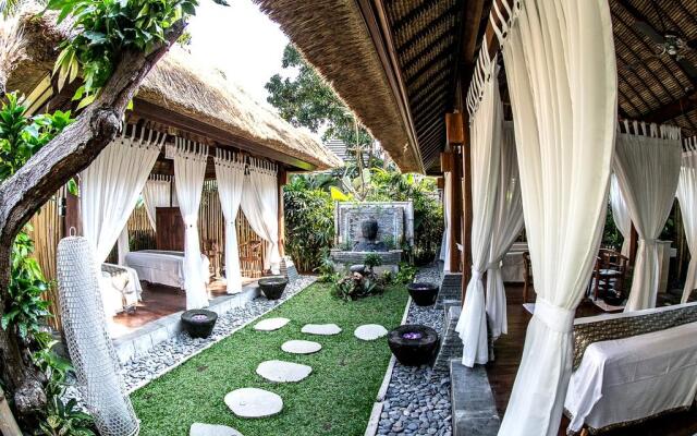 Bali Lovina Beach Cottages