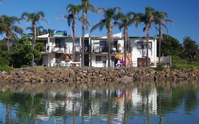 Beachfront 4, 25 Willow Street