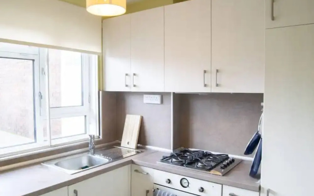 1 Bedroom Apartment Near Victoria Station