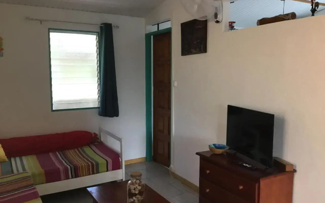 T2 avec piscine pour 2 à 4 personnes