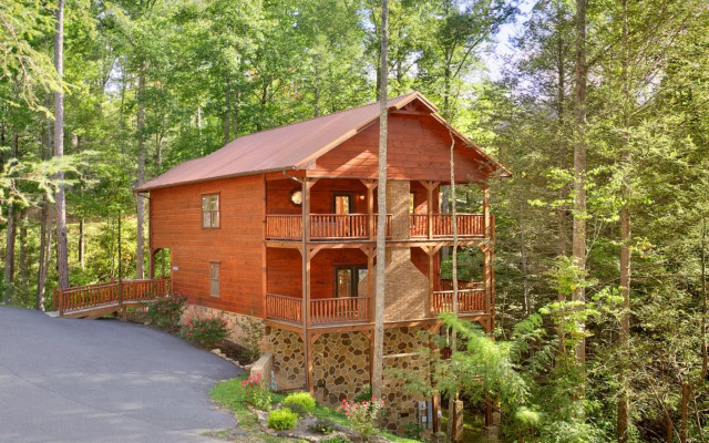 Bear Cub Lodge