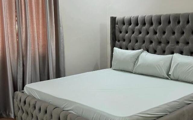 OEK Ensuite 2BED Top Floor flat Karsana Abuja