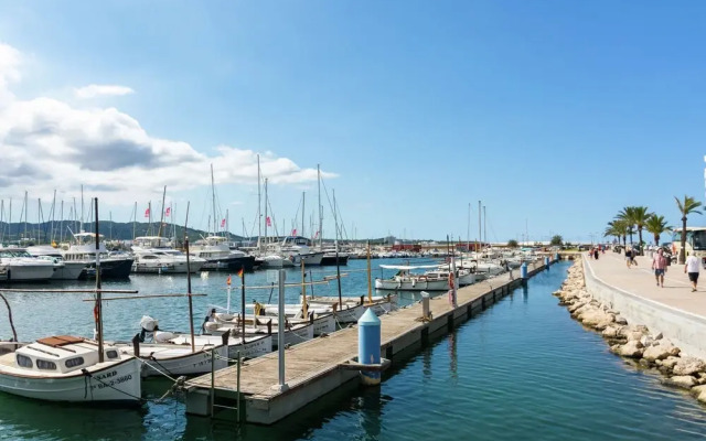 Extravagant Villa in Can Tomas with Pool & Hot Tub