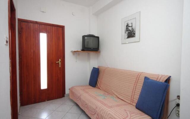 Darka - free parking - A1 Mali(2+1)