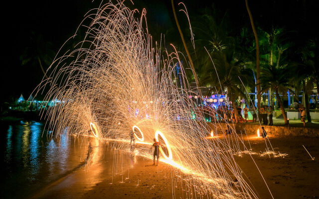 OUTRIGGER Koh Samui Beach Resort