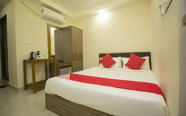 OYO 24810 Silver Crescent