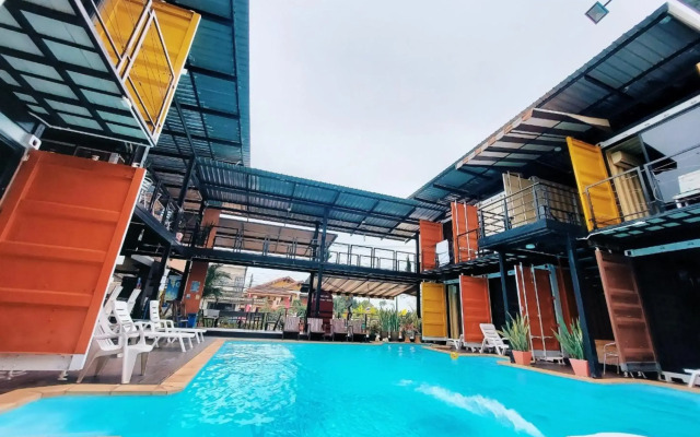 Retro Box Hotel