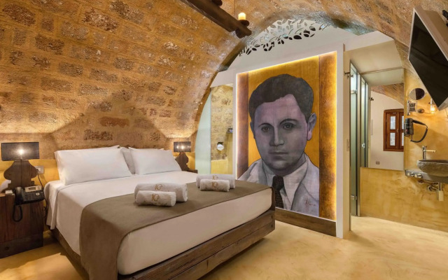 10GR Boutique Hotel and Wine Bar
