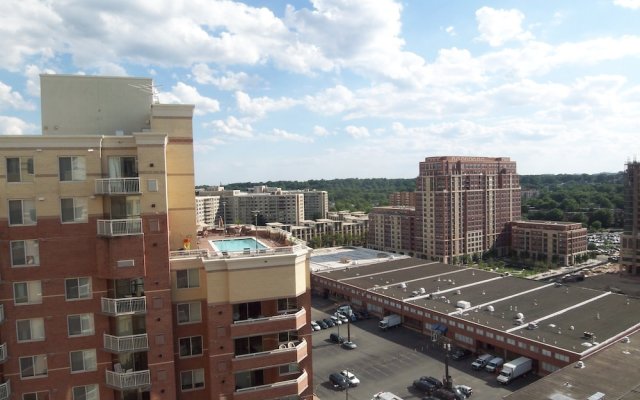 Global Luxury Suites at Pentagon City South