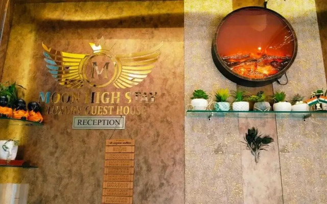 Moon High Stay