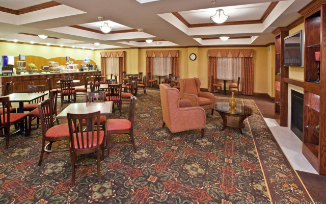 Holiday Inn Express & Suites Vandalia by IHG