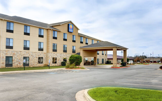 Comfort Inn & Suites Russellville I-40