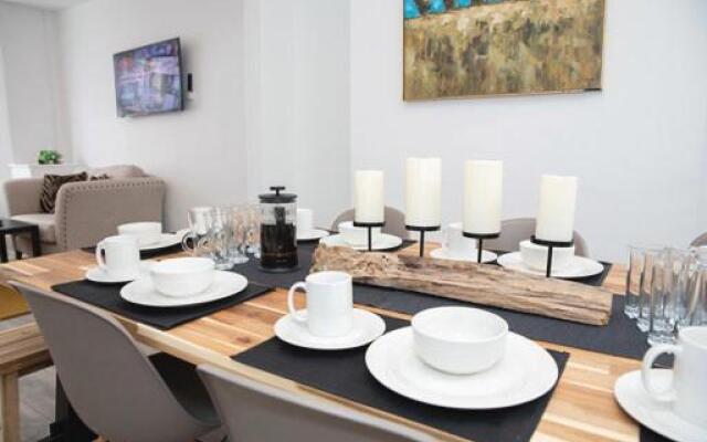 Sybil Townhouse Anfield Sleeps 15
