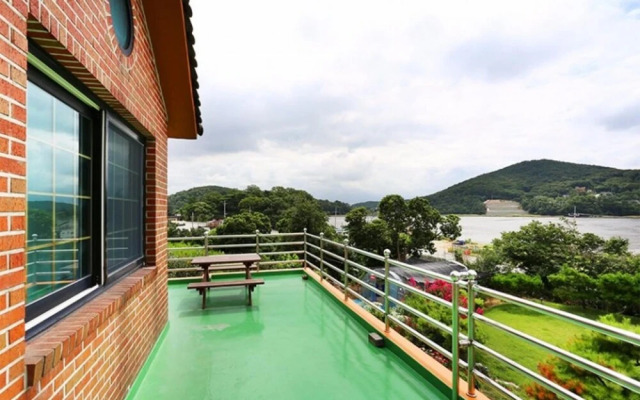 Ganghwa Nature Farm Pension