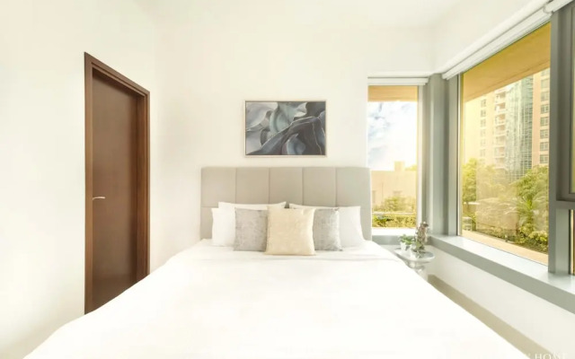 LUX The Downtown Blvd Suite