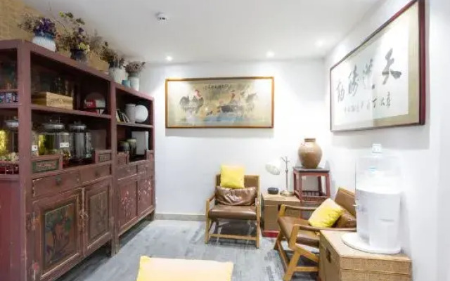Youjian Xiaoyuan Hot Spring Hostel