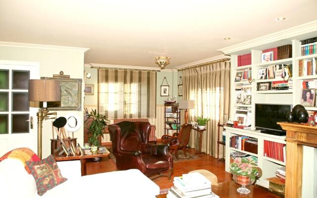 House With 5 Bedrooms in Pontevedra, With Enclosed Garden