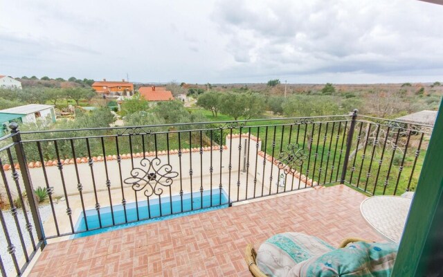 Stunning Home in Fondole With Jacuzzi, Wifi and 1 Bedrooms