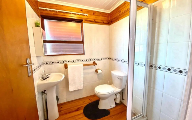 Hummingbird Chalet 23 Houtboschbaai