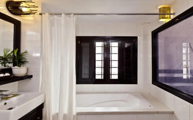 Cinnamon Hotel Saigon