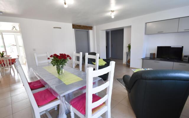 Elegant Holiday Home in Saint Louis With Garden