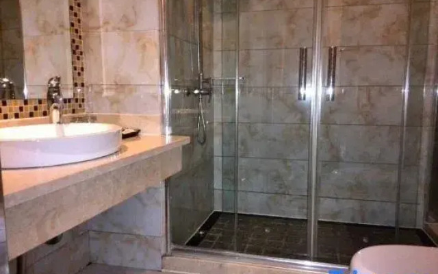 Juyi Business Hotel