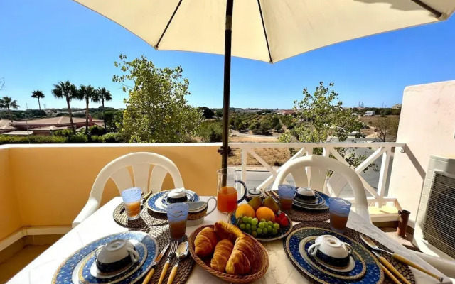 Albufeira Valley 1 With Pool by Homing