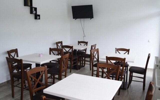 Hotel Emro