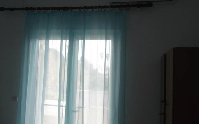Tony's Apartments
