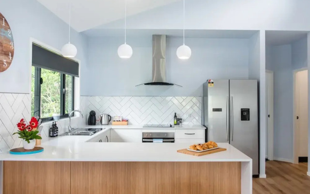 Hillside Haven Airlie Beach