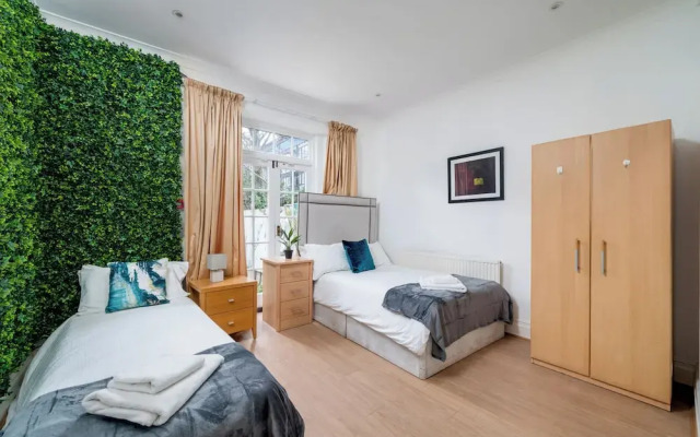 Boujee 2bed by Excel Exhibition Centre With Free Parking