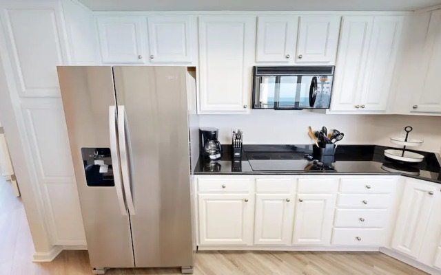 Silver Beach 1104w 3 Bedroom Condo