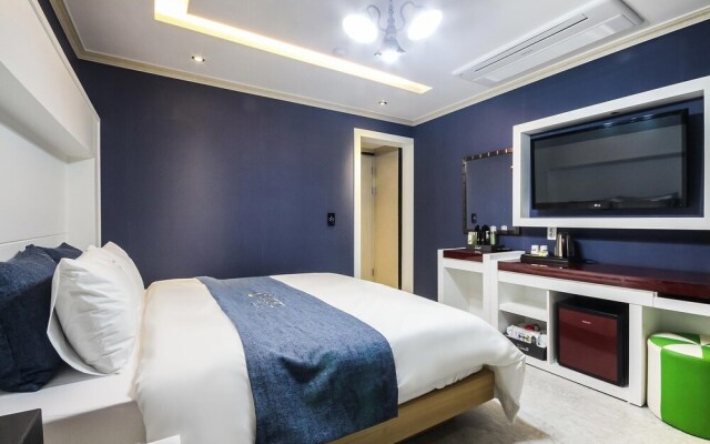 Yeosu Luna Hotel