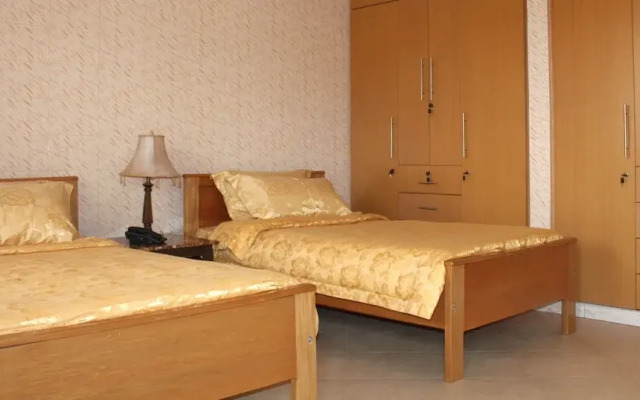 Moj Checkers Holiday Inn